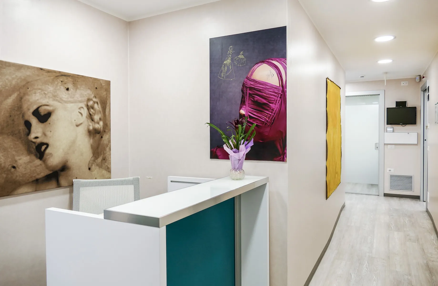 Reception dello studio dentistico in Galleria Buenos Aires a Milano
